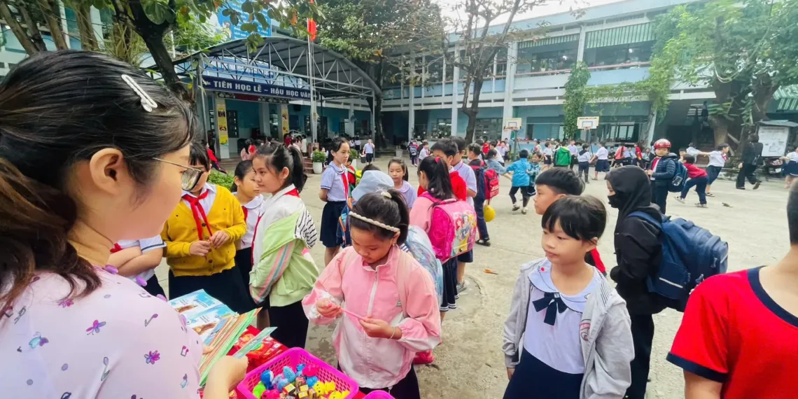 CHƯƠNG TRÌNH ĐỔI RÁC TÁI CHẾ, NHẬN QUÀ LIỀN TAY THÁNG 11