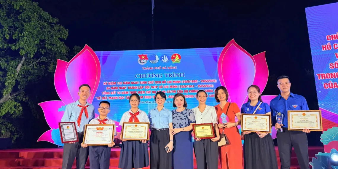 TRỌN NIỀM VUI CÙNG TRƯỜNG TH TRẦN NHÂN TÔNG