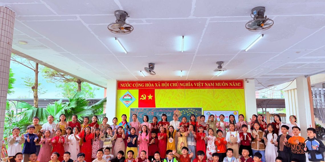 Câu lạc bộ Tiếng Anh với chủ đề “Tet Holiday” dành cho HS khối 3,4,5.